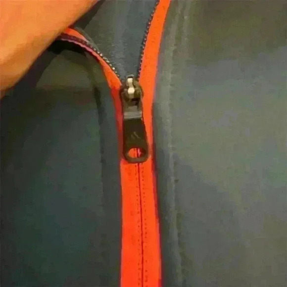 Adidas Men's Blue ClimaCool 1/4 Zip Golf Vest Size M Sleeveless - Picture 5 of 8